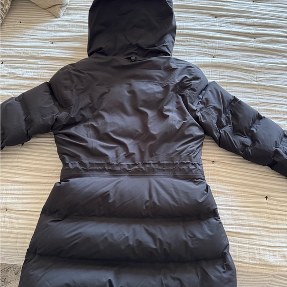 Lululemon StretchSeal Sleet Street Jacket size 6. - Picture 4 of 7